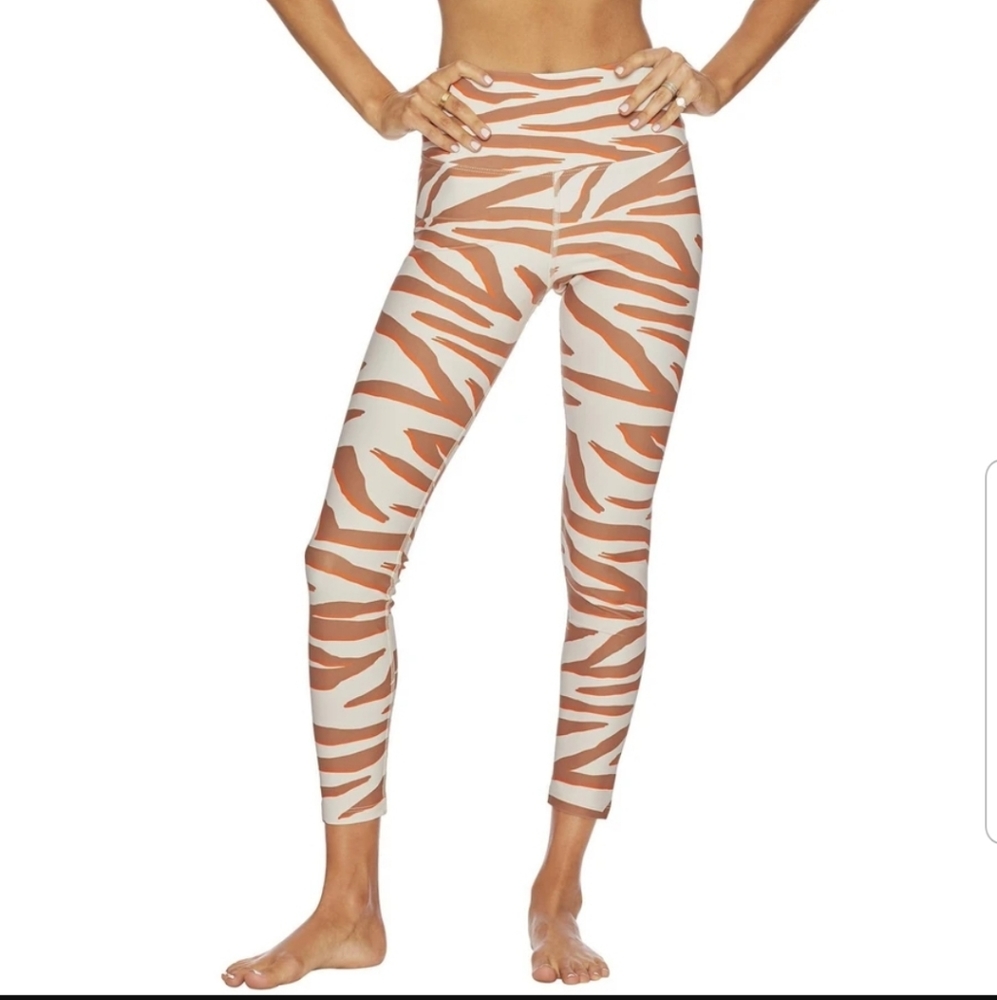 LAST CHANCE before consign beach riot nwt